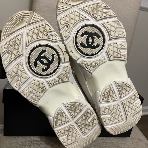 Chanel all white rev sneakers - Picture 4 of 10